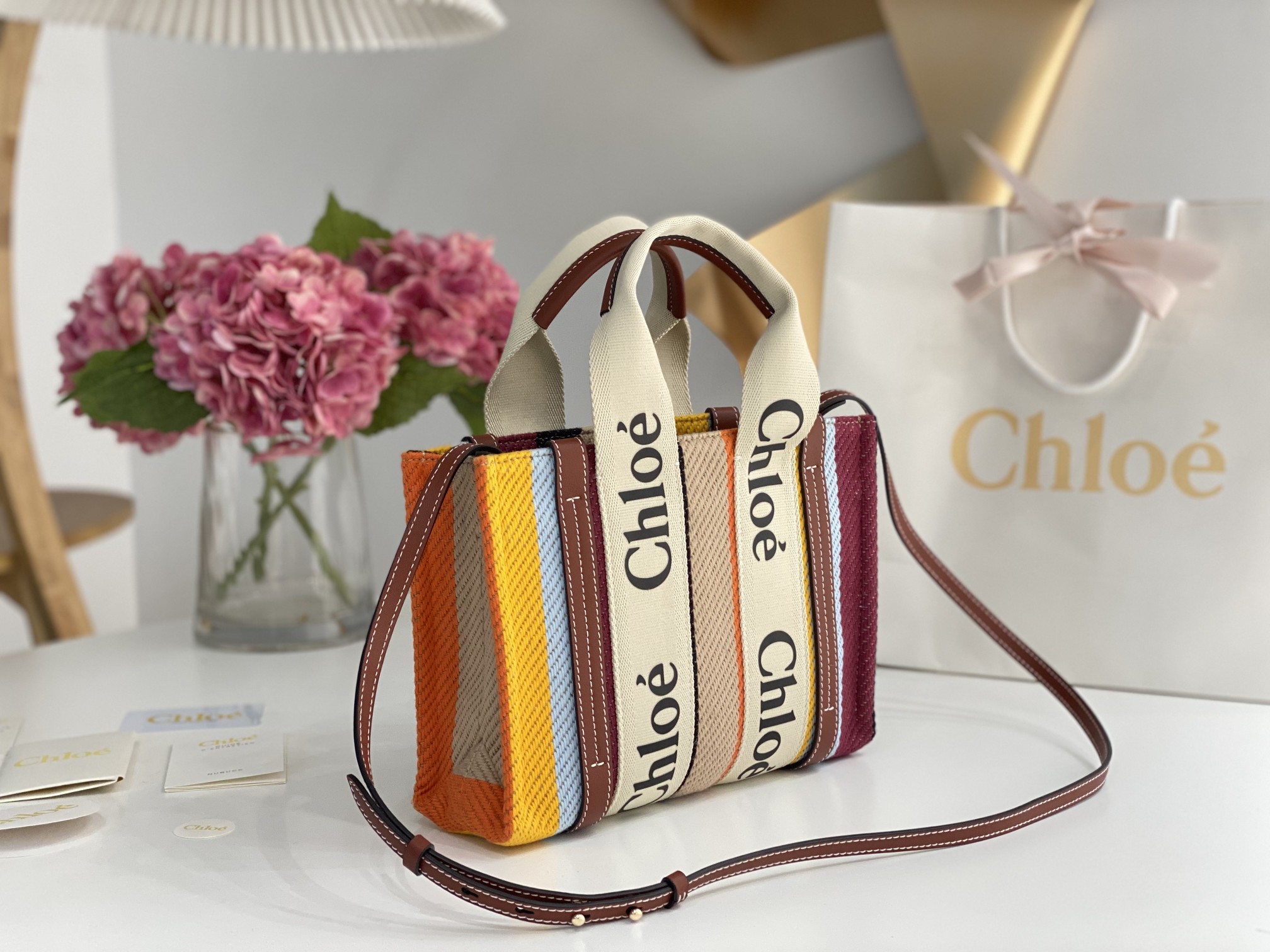 Chloe Small Woody Tote Bag In Linen